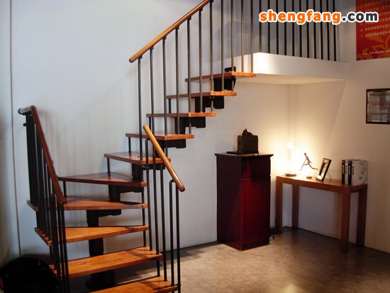 木楼梯的清洁养护