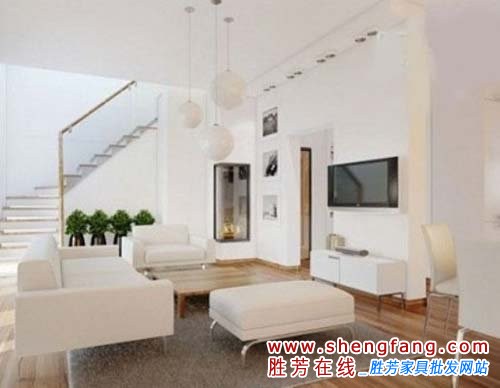 整体空间以白色为主色调，纯净又悠然。搭配木质的地板以及百叶窗的设计，整体空间与自然非常和谐，营造出温馨的气氛。