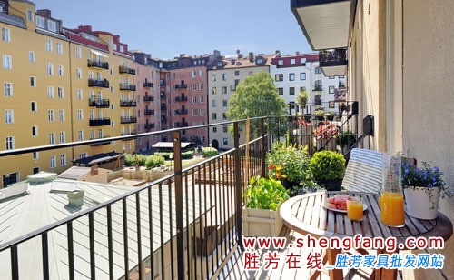 田园风格阳台装修效果图 散发着淡淡清香