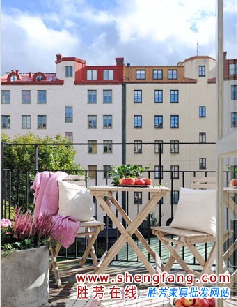 田园风格阳台装修效果图 散发着淡淡清香