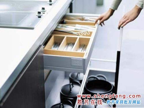 防止橱柜变形的妙招 合理使用延长寿命