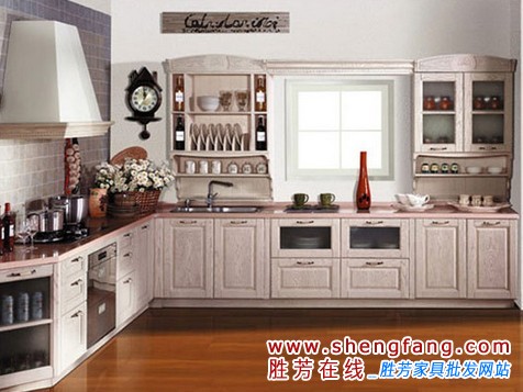 精明煮妇来支招 一起喝橱柜油渍说拜拜