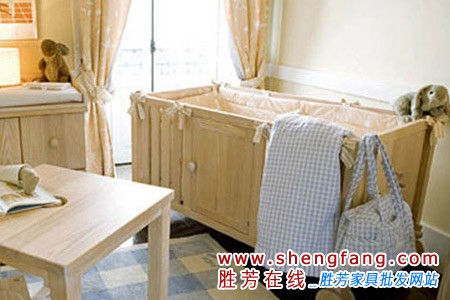 婴儿床