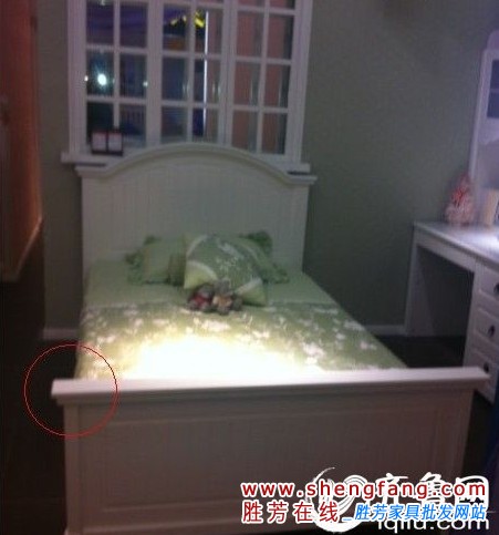 图中不符新国标的儿童家具红星美凯龙解释为七月份已停止经营不再出售