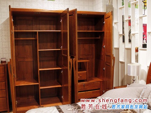 实木衣柜打造衣物空间