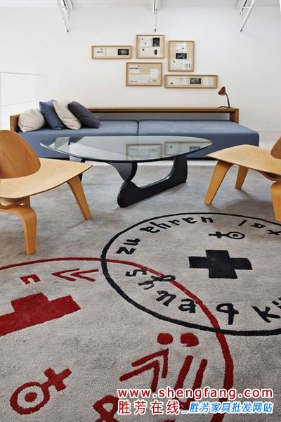 白色地板变身夏日精灵