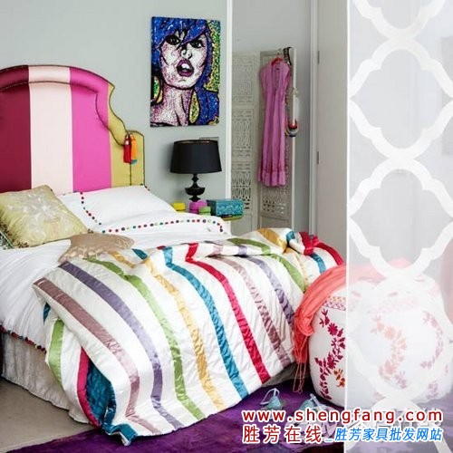 打造色彩纷呈的卧室空间