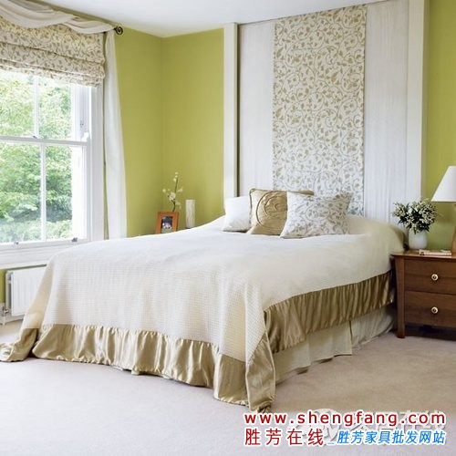 打造色彩纷呈的卧室空间