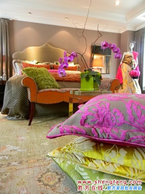 打造色彩纷呈的卧室空间