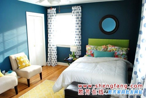 打造色彩纷呈的卧室空间