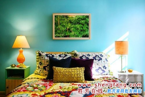 打造色彩纷呈的卧室空间