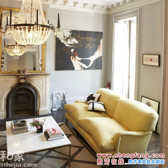 精彩布艺沙发搭建舒适的客厅空间