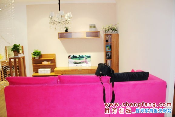 冷暖色调的交错家居搭配