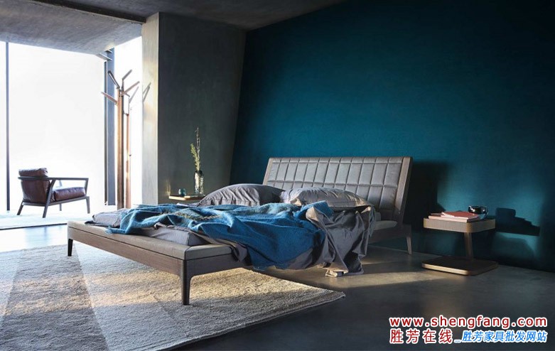 打造复古经典简约卧室效果