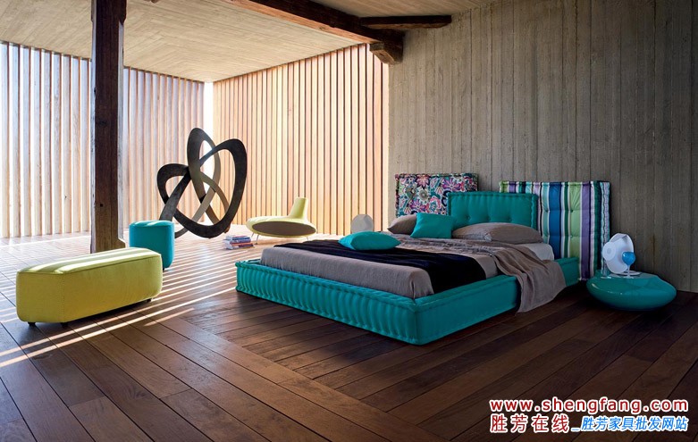 打造复古经典简约卧室效果