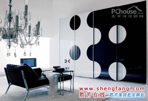 大居室黑白色调装修设计