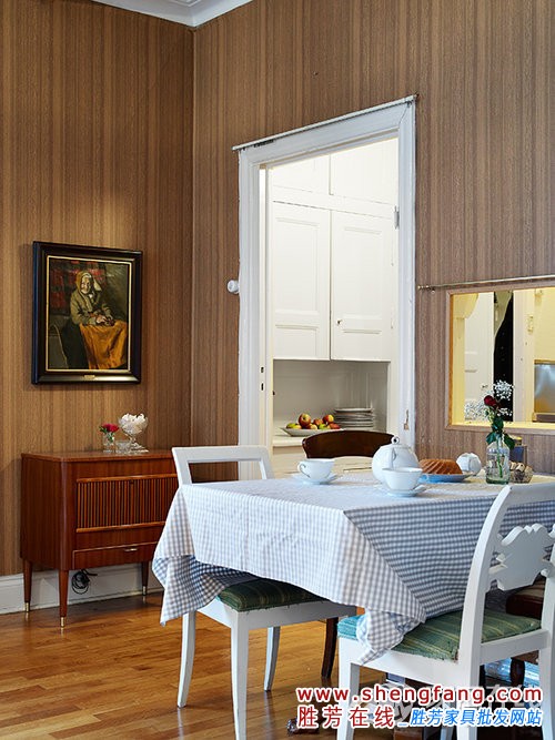 小户型装出奢华复古范