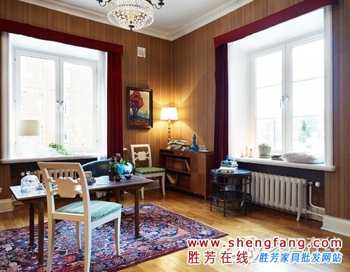 小户型装出奢华复古范