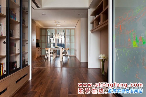 浅咖色调家居展现时尚浪漫