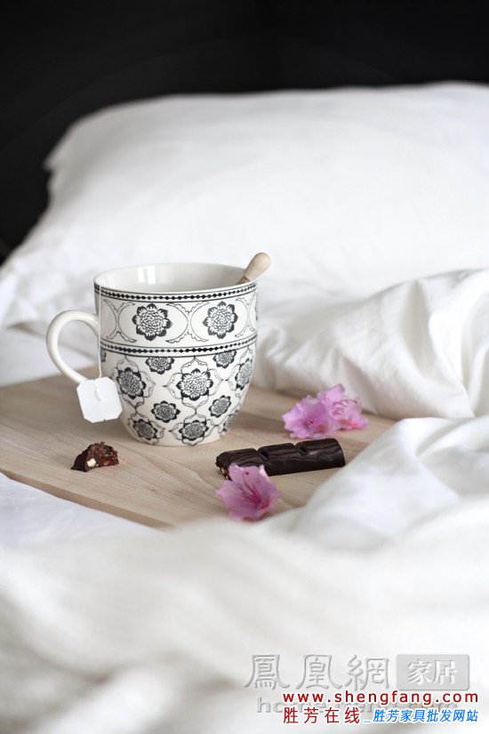 黑色墙面卧室设计