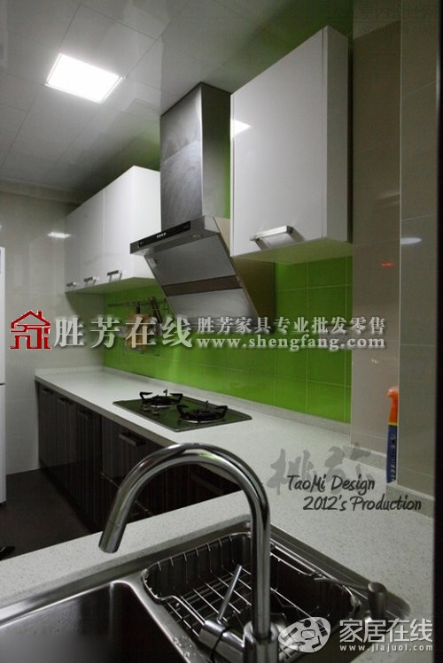 用色彩搭配时尚小家