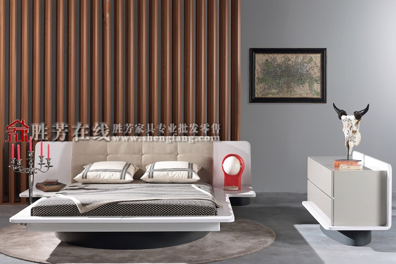 装修简约朴素的卧室空间