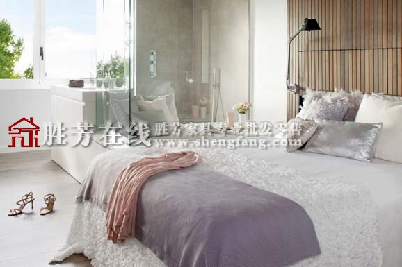 巴塞罗那那幢现代公寓