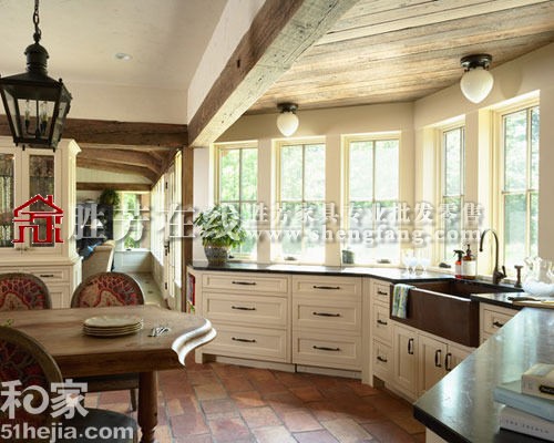 唯美享受阳光的厨房飘窗设计