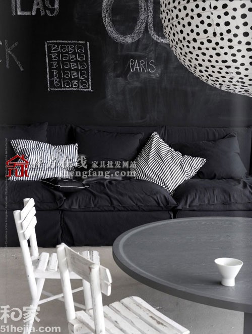 黑色背景墙 营造不一样的家居空间