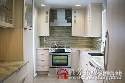 白色素雅的小户型简装效果欣赏