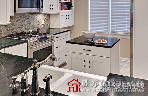 白色素雅的小户型简装效果欣赏