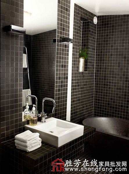 简约黑白绿打造创意公寓