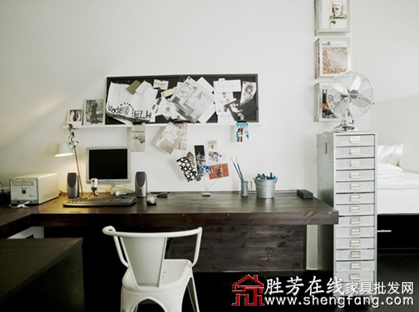 简约黑白绿打造创意公寓