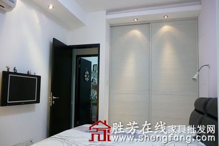 富有温暖气息的复工家居设计