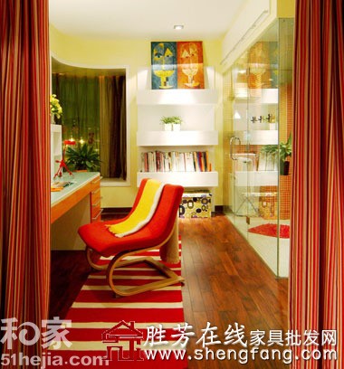 85后年轻夫妇糖果色爱巢