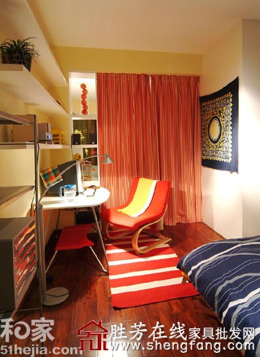 85后年轻夫妇糖果色爱巢