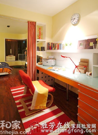 85后年轻夫妇糖果色爱巢