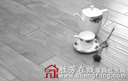 地板：上蜡抛光均有时间限制