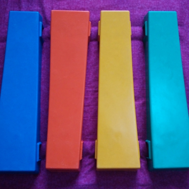 【嘉琪家具】厂家直供玻璃钢彩虹凳条 4种颜色可选：蓝、红、黄、绿