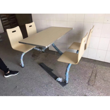 胜芳连体餐桌椅批发  食堂餐桌 食堂连体桌椅 快餐桌椅 四腿连体桌 四连体 学生餐桌椅 万众家具